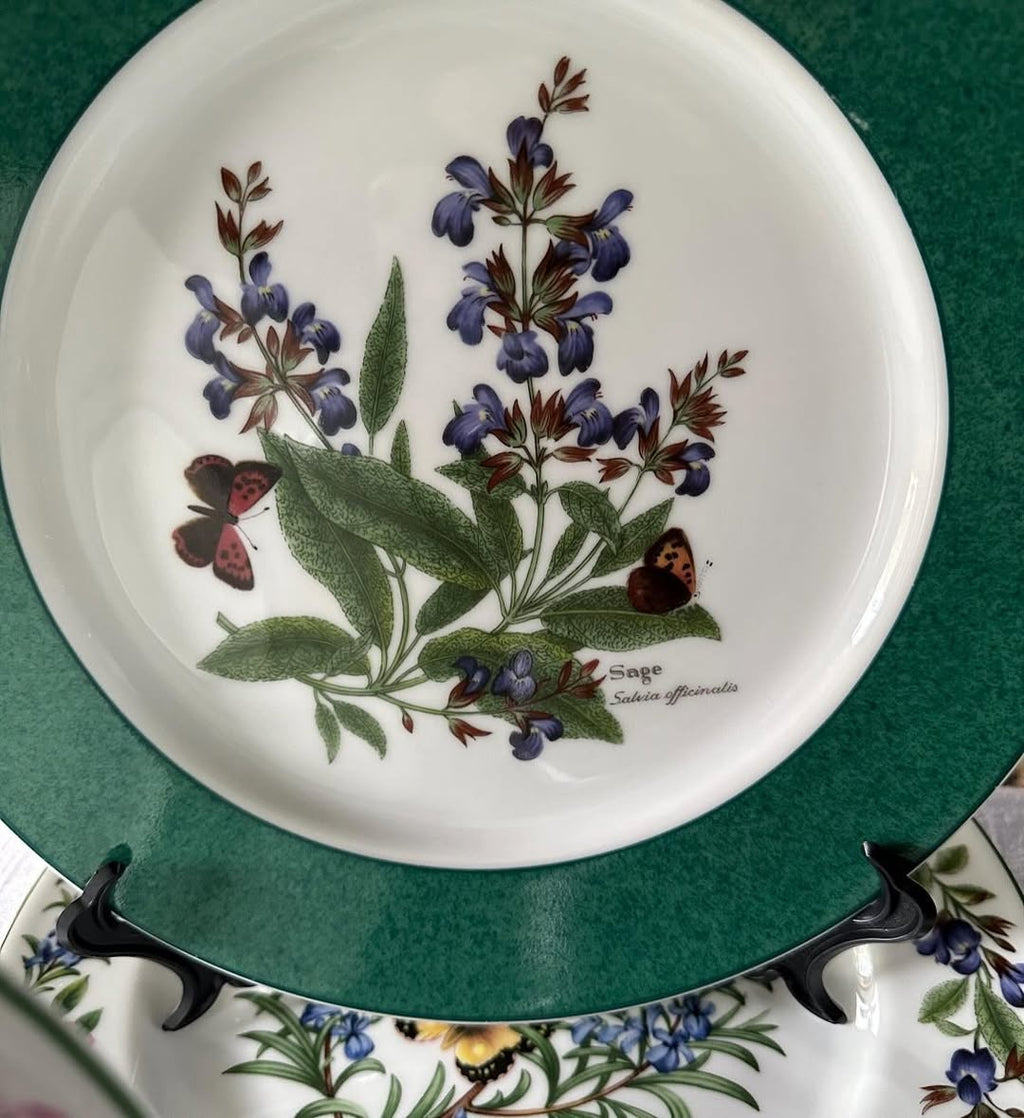 33-Piece Dinner Set - Royal Worcester Herbs Excellent condition - like new