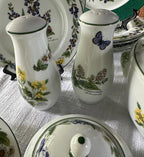 33-Piece Dinner Set - Royal Worcester Herbs Excellent condition - like new