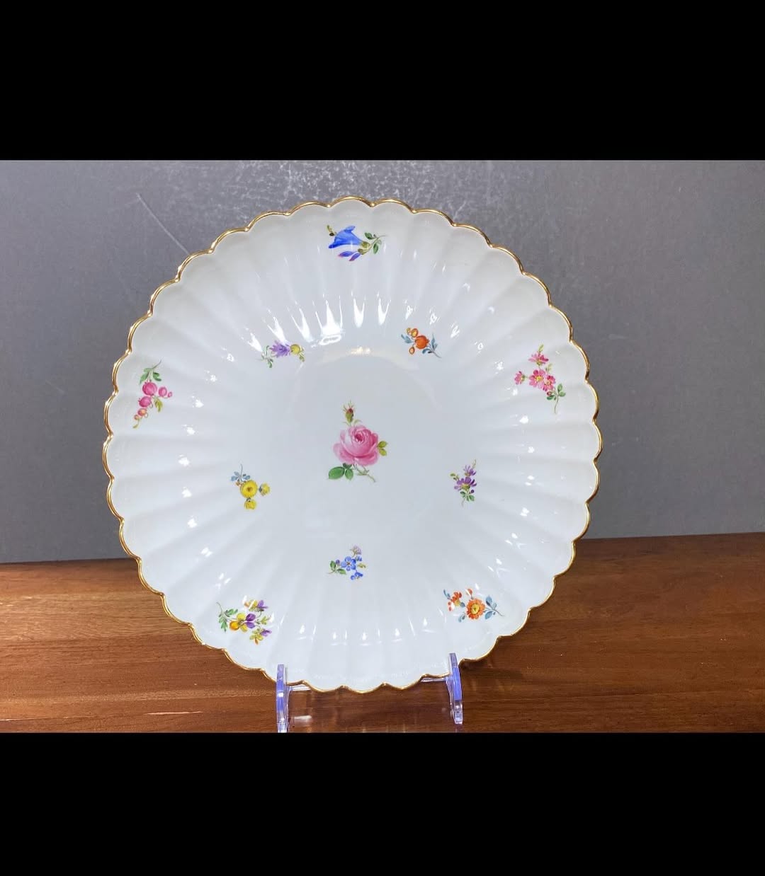 MEISSEN “Scattered Flowers” gold rim tea & coffee service, tea and coffee pot, cups, Pot Warmer, serving dish, snack plates