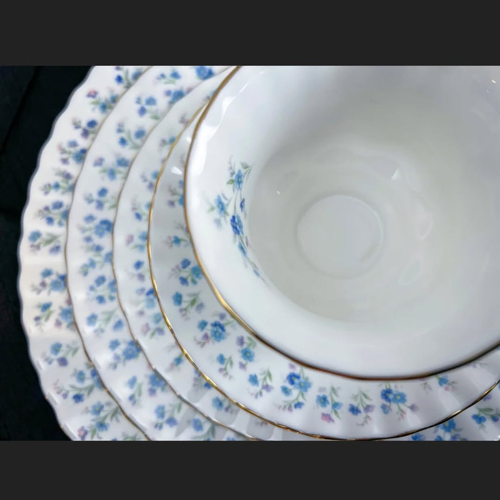 his absolutely gorgeous place setting for 12 of Royal Albert Memory lane is a one of a kind purchase will amaze you with it's quality and beauty for your holiday dinner. Use for any celebration for years to come.