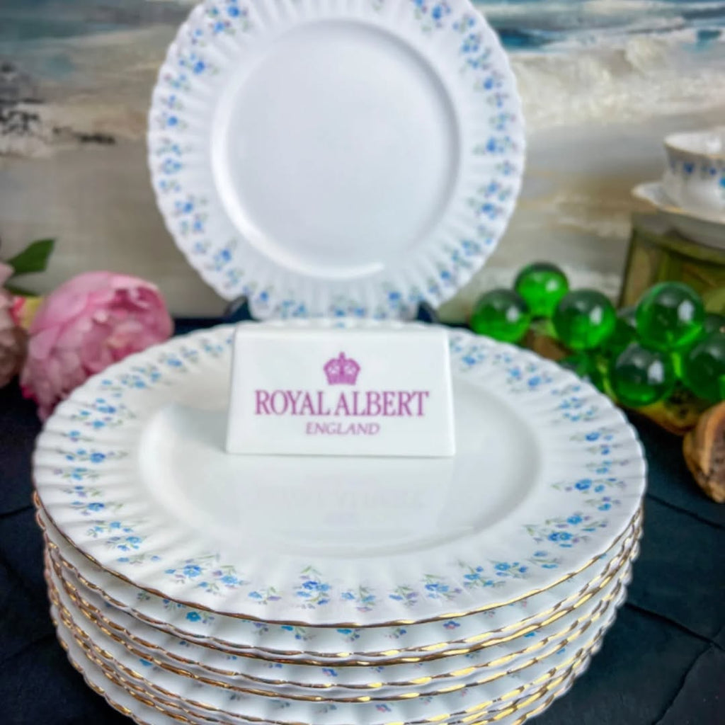 his absolutely gorgeous place setting for 12 of Royal Albert Memory lane is a one of a kind purchase will amaze you with it's quality and beauty for your holiday dinner. Use for any celebration for years to come.
