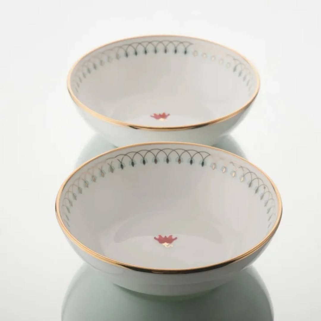 12 Dinner Plates, 12 Side Plates, 12 Dip Bowls, and 2 Serving Bowls