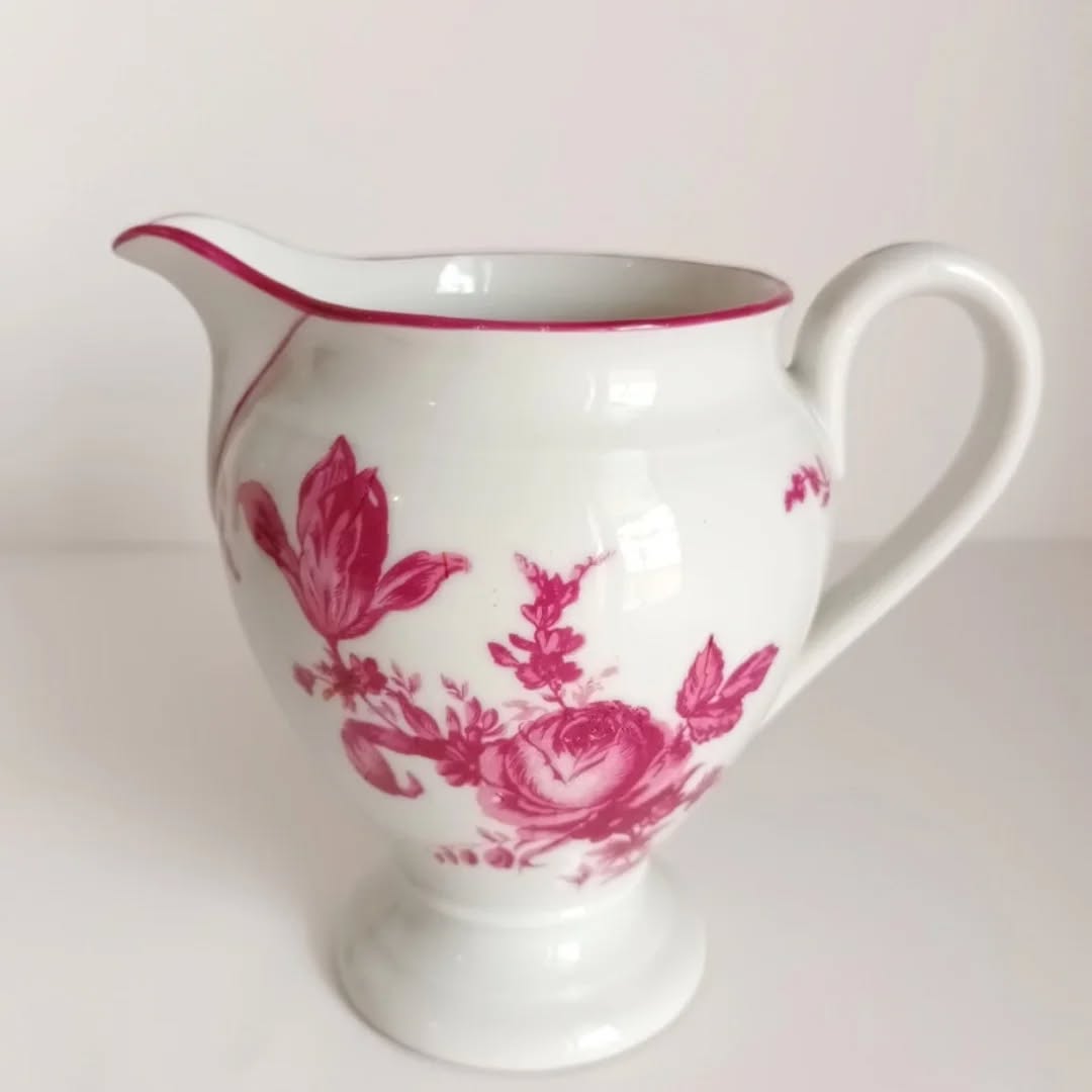 RAYNAUD, Limoges - Superb 15-piece tea and coffee service, in Limoges porcelain from the famous RAYNAUD house.