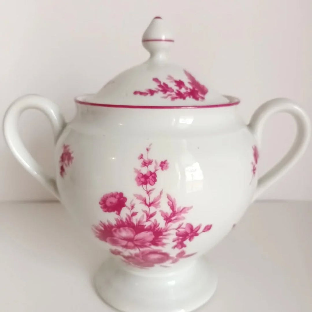 RAYNAUD, Limoges - Superb 15-piece tea and coffee service, in Limoges porcelain from the famous RAYNAUD house.